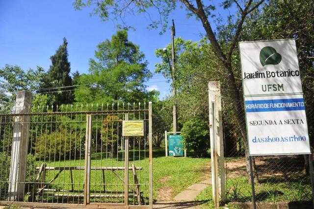  SANTA MARIA, RS, BRASIL. 24/10/2017.Cor cortes de verbas e demissões, funcionários terem de abandonar as atividades no Jardim Botânico da UFSMFOTO: GABRIEL HAESBAERT / NEWCO DSM