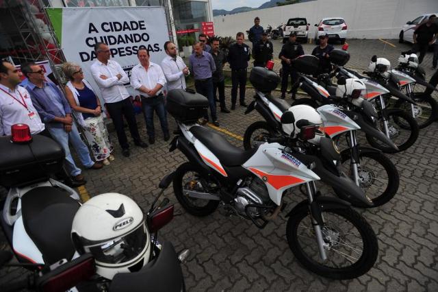  SANTA MARIA, RS, BRASIL. 16/11/2017.Guarda Municipal recebe motos consertadas.FOTO: GABRIEL HAESBAERT / NEWCO DSM