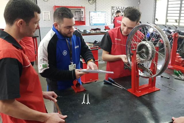 Parceria Qualifica Cursos De Mecânica De Motocicletas Do Senai Em Porto