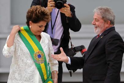 zol dilma rousseff posse brasília presidente recebe a faixa de lula