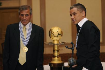 Dalessandro - Inter - prêmio - melhor jogador da américa - Oscar Washington Tabarez - melhor técnico - premiação - 11/01/2011