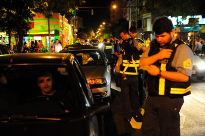 Operacao policial na Cidade Baixa rua Lima e Silva operação policial,cidade baixa,lima e silva,trânsito