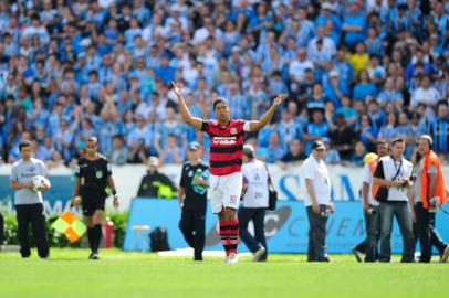 ronaldinho - entrada em campo - Grêmio x Flamengo - Brasileirão - estádio Olímpico - 30/10/2011