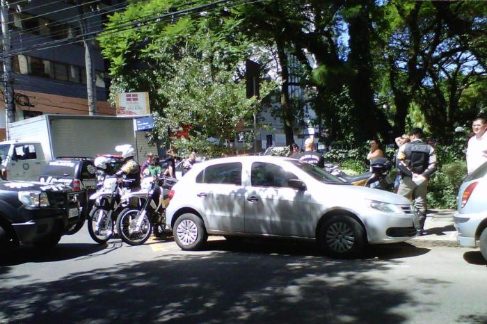 Mulher é agredida por motorista com carro estacionado em vaga de