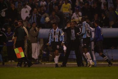 Maquina D1 5021742 Tite com Grafite e zinho comemoram o primeiro gol do Gremio contra o Olimpia pela Taca Liberttadores copa libertadores da américa,futebol,grafite,grêmio,grêmio x olimpia,jogo,comemoração,libertadores,libertadores da américa,olimpia,partida,semifinal,tite,zinho