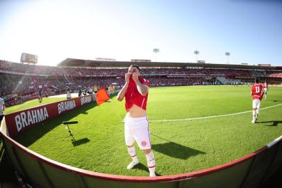 PORTO ALEGRE RS BRASIL 04 12 2011 FOTO MAURO VIEIRA ZERO HORA Brasileirao 2011 Gre Nal 389 no estadio Beira rio D Alessandro comemora gol na partida campeonato brasileiro 2011,brasileirão 2011,jogador,estádio,beira-rio,grêmio,inter,gre-nal 389,grenal,d'alessandro,comemoração,gol