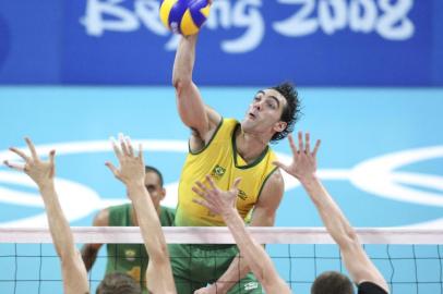 PAGINA 10 Selecao brasileira de volei masculino de Giba foto e companhia ficou em primeiro lugar de seu grupo a frente da Russia e agora tera pela frente os anfitrioes da Olimpiada A partida contra a China valida pelas quartas de final Fonte AP Fotografo KOJI SASAHARA Beijing,Beijing 28,china,china 28,jogos olímpicos,jogos olímpicos 28,olimpíada,olimpíada 28,olimpíadas,olimpíadas 28,olimpíadas de pequim,olimpíadas de pequim 28,pequim,pequim 28,seleção,jogo,partida,vôlei,seleção brasileira de vôlei,giba,jogador,brasil x rússia