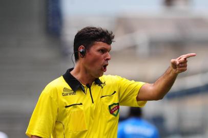 Em partida no Estadio Passo D Areia em Porto Alegre o Juventude empatou em 2 a 2 com o Sao Jose PoA na estreia de ambas as equipes pelo Campeonato Gaucho arbitro Fabricio Neves Correa jogo,futebol,juventude,são josé,estádio passo d'areia,campeonato gaúcho 2010,gauchão 2010,primeira rodada,são josé x juventude,ábitro,fabrício neves corrêa