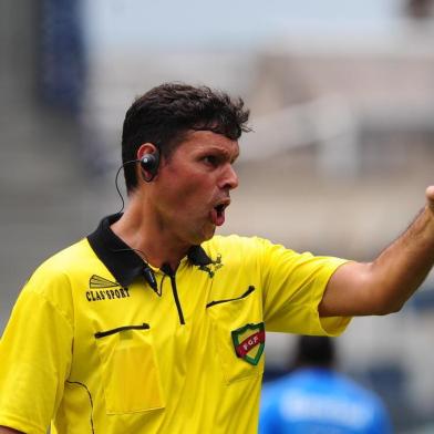 Em partida no Estadio Passo D Areia em Porto Alegre o Juventude empatou em 2 a 2 com o Sao Jose PoA na estreia de ambas as equipes pelo Campeonato Gaucho arbitro Fabricio Neves Correa jogo,futebol,juventude,são josé,estádio passo d'areia,campeonato gaúcho 2010,gauchão 2010,primeira rodada,são josé x juventude,ábitro,fabrício neves corrêa