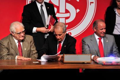 inter - beira-rio - assinatura contrato - andrade gutierrez - presidente giovanni luigi