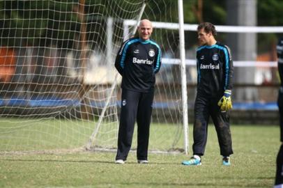 Rogerio Godoy integra se ao futebol profissional do Gremio a partir desta quinta feira como preparador de goleiros Rogeriao como e conhecido tem 41 anos de idade e ha sete trabalha no clube preparador de goleiros,Rogério Godoy,Grêmio,tricolor