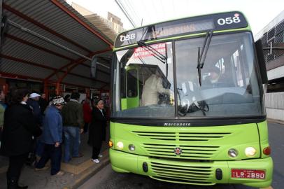 Neste domingo dia 24 os onibus comuns de Canoas os verdes da Sogal circularao com passe livre A isencao da passagem e em homenagem ao aniversario de 73 anos da cidade que e comemorado no dia 27 deste mes diário gaúcho,dgol,canoas,sogal,ônibus,passe livre,21062012