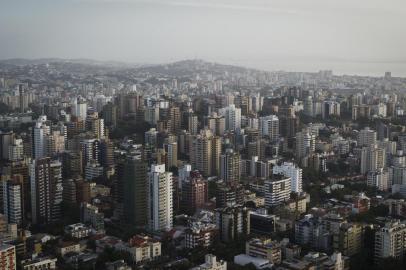 PORTO ALEGRE RS BRASIL 25 06 2012 Vista aerea de edificios na zona norte de Porto Alegre Foto Mateus Bruxel Diario Gaucho casas,residências,imóveis,mercado imobiliário,porto alegre,bairro,vizinhança,vizinhos,cidade,habitação,moradia,prédios,edifícios,construções,construção