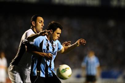 PORTO ALEGRE RS BRASIL 01 07 12 FOTO MAURO VIEIRA ZERO HORA Brasileirao 2012 Gremio x Atletico MG no estadio Olimpico Jogadores Rafael Marques e Kleber jogador,grêmio,atlético-mg,estádio,olímpico,brasileirão 2012,campeonato brasileiro 2012,kléber,rafael marques