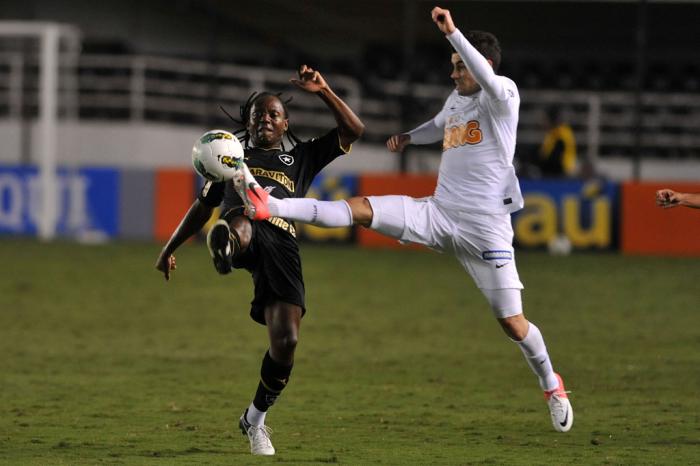 Santos perde para o Botafogo-SP na Vila Belmiro e segue sem gol ou