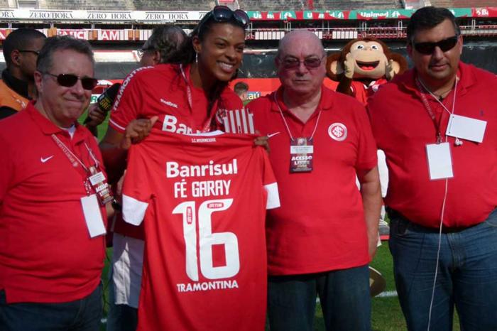 CAMISETA INTERNACIONAL PERSONALIZADA COM SEU NOME E NÚMERO