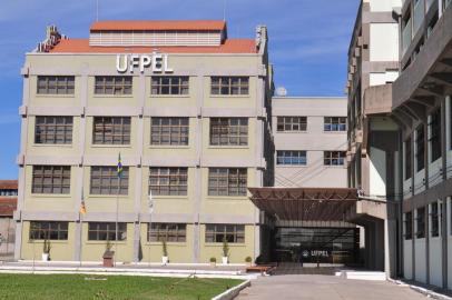  

César Borges, reitor da Universidade Federal de Pelotas(UFPel). Reitoria da UFPel.