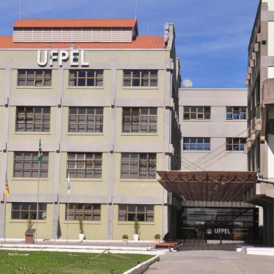  

César Borges, reitor da Universidade Federal de Pelotas(UFPel). Reitoria da UFPel.