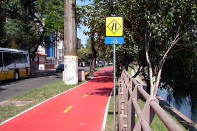 Porto Alegre, RS, 22/11/2012
Avenida Ipiranga ganha novo trecho de ciclovia
Foto: Thalles Campos/Divulgação PMPA