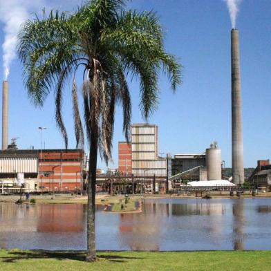 estação de tratamento de efluentes líquidos na CMPC Celulose Riograndense, em Guaíba.