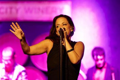  

Bebel Gilberto