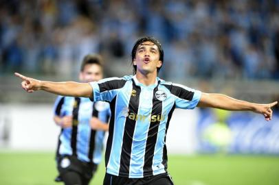  PORTO ALEGRE, RS, BRASIL - 08.12.2012FOTO: MAURO VIEIRA / ZERO HORACerimônia de abertura da Arena e  amistoso Grêmio x Hamburgo.Jogador Marcelo Moreno faz o segundo gol do Grêmio