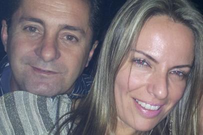  

O bioquímico Ênio Luiz Carnetti e a mulher, Márcia Calixto Carnetti. Ênio é suspeito de ter assassinado Márcia e o filho do casal, Matheus.