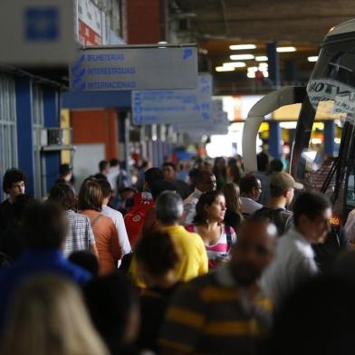 movimento, rodoviária, porto alegre, feriadão, 28/12/2012