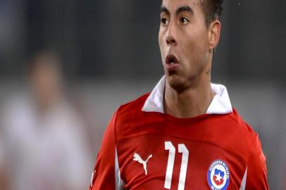 156389401

Chile's forward Eduardo Vargas controls the ball during a friendly football match between Chile and Serbia on November 14, 2012, at the AFG Arena in St Gallen. AFP PHOTO / FABRICE COFFRINI

Editoria: SPO
Local: St Gallen
Indexador: FABRICE COFFRINI
Secao: Soccer
Fonte: AFP
Fotógrafo: STF