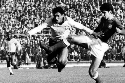 Garrincha, ponta-direita da Seleção Brasileira na Copa do Mundo de 1962, no Chile