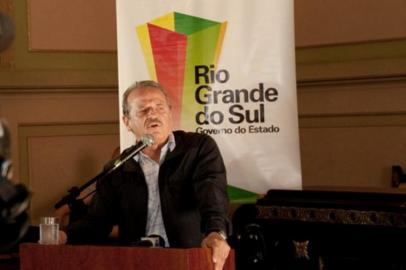 Governador do Estado do Rio Grande do Sul Tarso Genro concede entrevista coletiva devido à tragédia causada por incêndio em boate de Santa Maria em 27 de janeiro de 2013