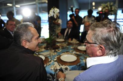  

Porto Alegre,RS,Brasil - 07/02/2013
Foto:RICARDO DUARTE / ZERO HORA
Visita do Ministro de Esporte, Aldo Rebelo, à Arena do Grêmio.
Aldo Rebelo e Fábio Koff presidente do Grêmio