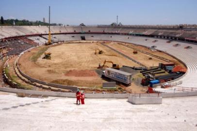 Inter apresenta um Beira-Rio 58% concluído nas obras de reforma do estádio para a Copa do Mundo 2014 em 8 de fevereiro de 2013