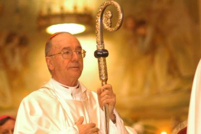 ***  Miro - Dom Cláudio Hummes  ***
Missa celebra 50 anos de sacerdócio de Dom Cláudio 
Hummes(foto) na catedral São Luiz em Novo Hamburgo.