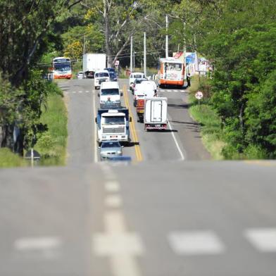  Propostas para as obras da travessia urbana, em Santa Maria, foram apresentadas nesta quinta-feira, em Brasília. O projeto contempla modificações, como duplicação, construção de viadutos, passarelas e acessos, em 11,6 km das BRs 158 e 287.faixa velha de camobi