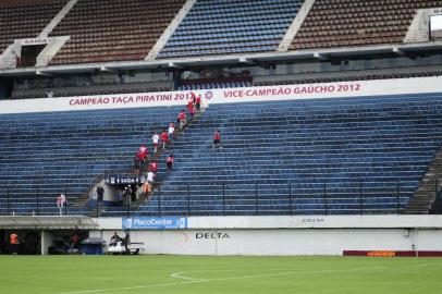  CAXIAS DO SUL, RS, BRASIL 03/03/2013 FOTO: MAURO VIEIRA / ZERO HORAGauchão 2013, Inter x Esporte no estádio Centenário, em Caxias.