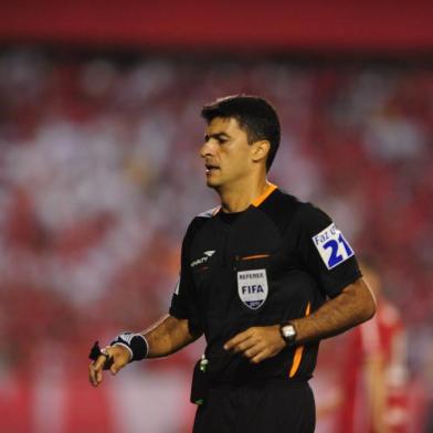  

PORTO ALEGRE, RS, BRASIL, 06/11/2011
FOTO:FERNANDO GOMES / ZERO HORA
Campeonato Brasileiro 2011, Inter x Fluminense no estádio Beira-Rio.
Árbitro Sandro Meira Ricci