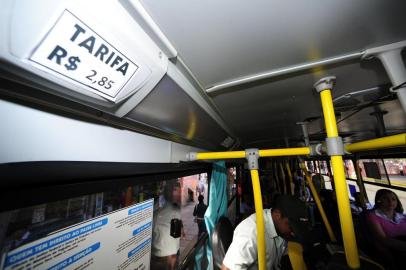 Após protestos na noite de quinta-feira, prefeitura decide reduzir o valor da passagem de ônibus para R$ 2,85
