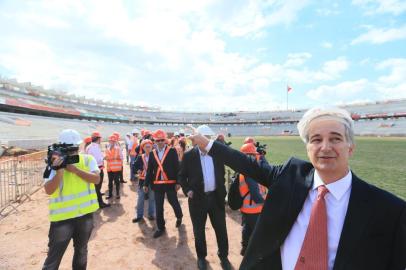  

PORTO ALEGRE, RS, BRASIL - 05/04/2013
FOTO:DIEGO VARA /ZERO HORA
Visita guiada às obras do estádio Beira-Rio.
Presidente do Inter Giovanni Luigi