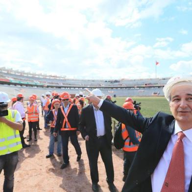  

PORTO ALEGRE, RS, BRASIL - 05/04/2013
FOTO:DIEGO VARA /ZERO HORA
Visita guiada às obras do estádio Beira-Rio.
Presidente do Inter Giovanni Luigi