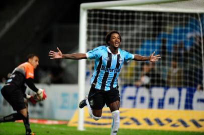 zol - grêmio - são luiz - taça farroupilha - futebol - guilherme biteco - 22042013