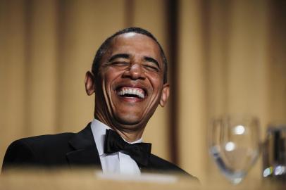 White House Correspondents' Association (WHCA) Dinner EventsWASHINGTON, DC - APRIL 27: U.S. President Barack Obama reacts to a joke told by comedian Conan O'Brien during the White House Correspondents' Association Dinner on April 27, 2013 in Washington, DC. The dinner is an annual event attended by journalists, politicians and celebrities.   Pete Marovich-Pool/Getty Images/AFPEditoria: HUMLocal: WashingtonIndexador: POOLSecao: PeopleFonte: GETTY IMAGES NORTH AMERICAFotógrafo: Pool