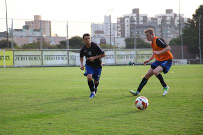 futebol, grêmio, esportes, treino, kleber gladiador, 02052013