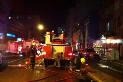 Incêndio na casa noturna Cabaret em Porto Alegre