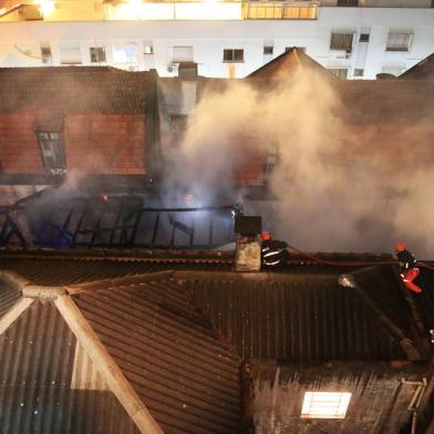  

Incêndio na boate Cabaret, na avenida Independência, em Porto Alegre.
Indexador: Diego Vara