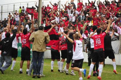  Riograndense e Brasil-Pe empataram, sem gols, na tarde deste domingo, pelas semifinais da Divisão de Acesso. O resultado classificou o Xavante para a decisão do 1º Turno.