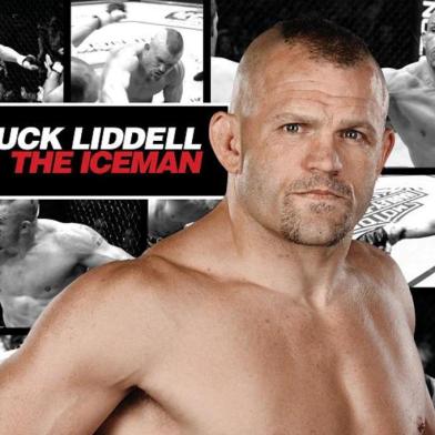 Lutador Chuck Liddell marca presença em tarde de autógrafos em São José