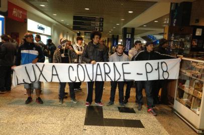 chegada grêmio - desembarque - aeroporto salgado filho