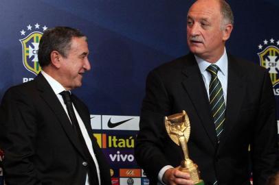 Carlos Alberto Parreira e Luis Felipe Scolari no anúncio da convocação da Seleção Brasileira para a Copa das Confederações