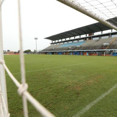  NOVO HAMBURGO, RS, BRASIL, 20/03/2013 - Estádio receberá pelo menos dois jogos do Inter no Gauchão. A segunda nova casa do Inter. (FOTO: JÚLIO CORDEIRO / ZERO HORA)